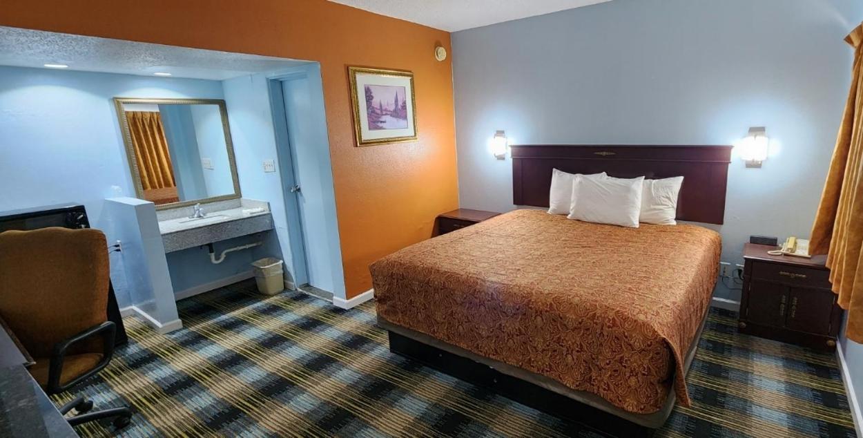 Town House Inn Cape Girardeau Bagian luar foto